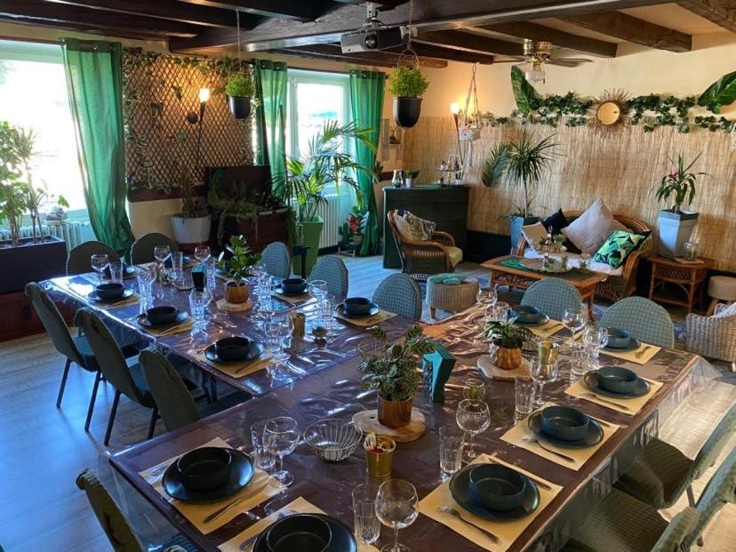 Hôtel Restaurant Le chanel Villieu Esterno foto